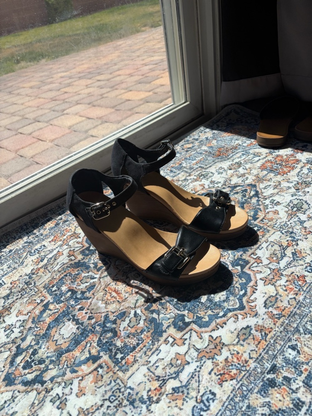 Women's Black Wedge Ankle-Strap Buckle Sandals
